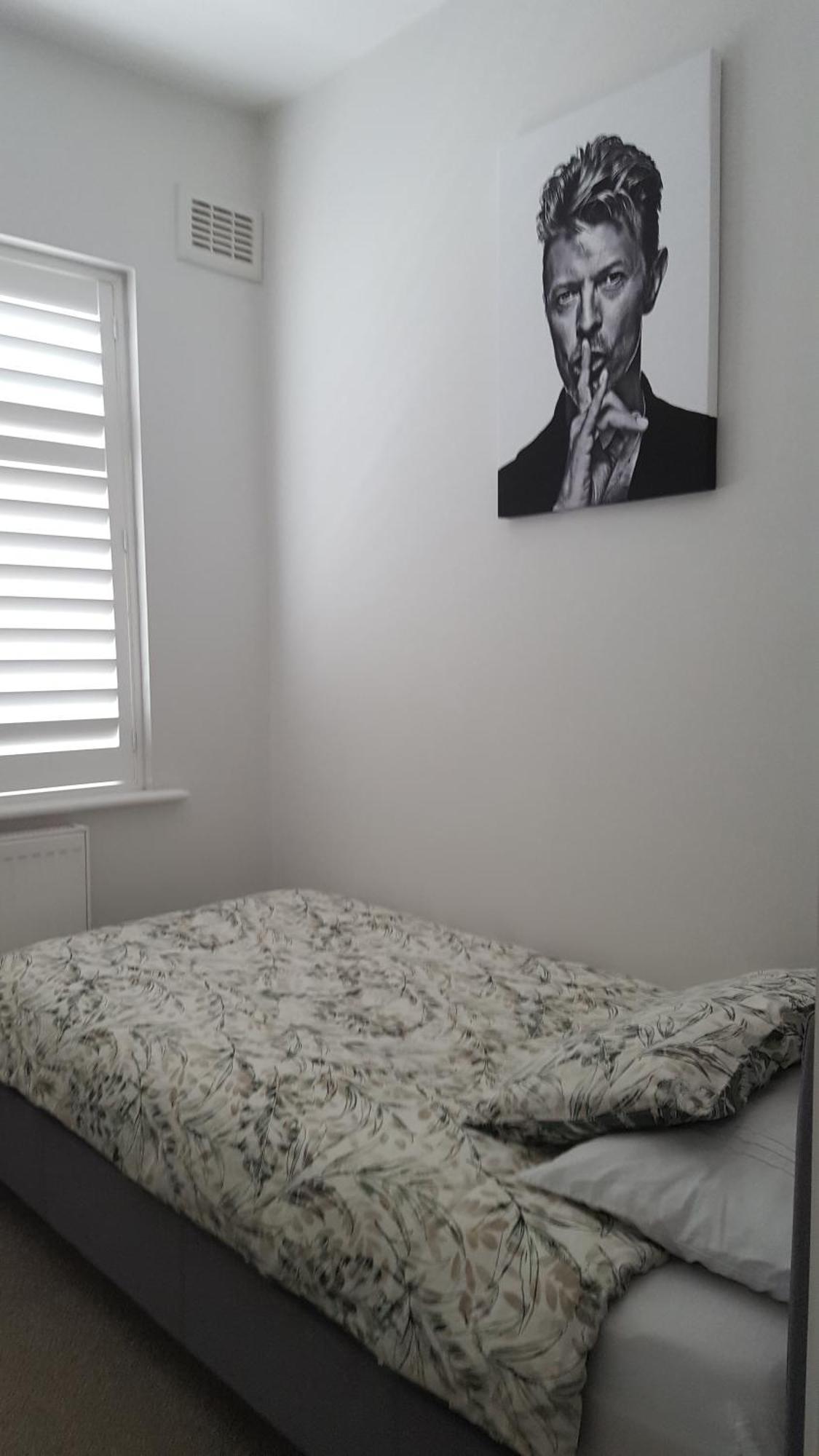 Family Home With Easy Commute To London! Croydon Exteriér fotografie
